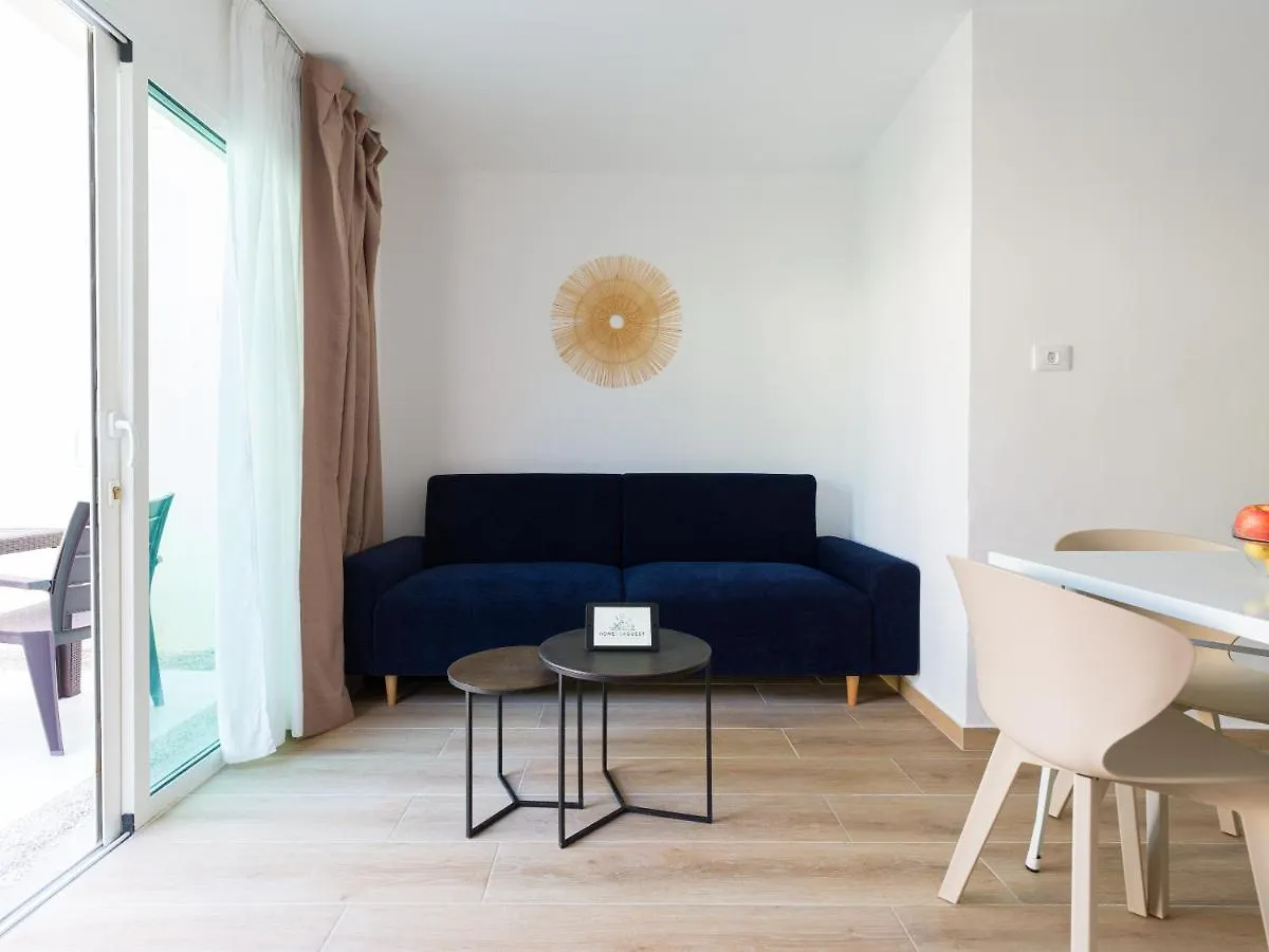 Homeforguest Moderno Apartamento Con Piscina En Corralejo 0*,